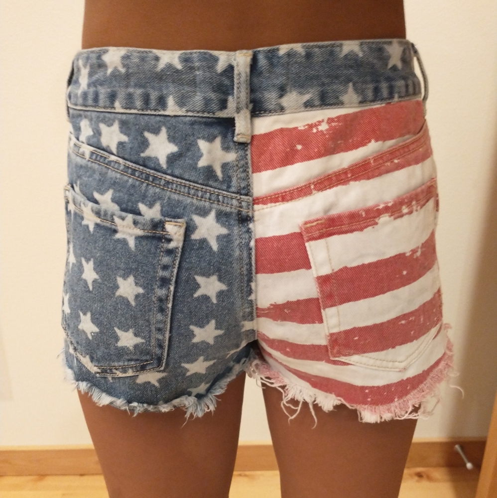 Bullhead brand flag denim cut off shorts. …